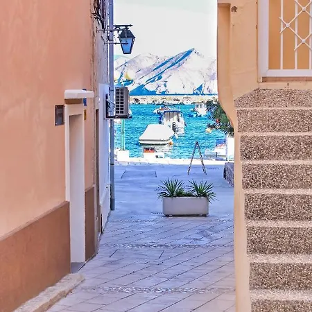 Apartment Funtana *